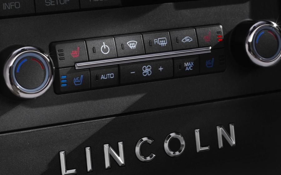  Lincoln MKS 2008 года  (фото 150 из 284)